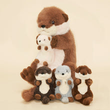 Cargar imagen en el visor de la galería, Otter Plush Stuffed Animal with 4 Babies