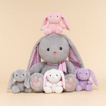 Afbeelding in Gallery-weergave laden, Plush Stuffed Animal Mommy with 4 Babies - 4 Themes