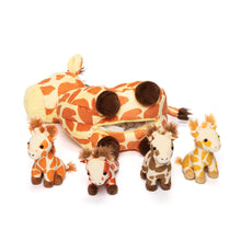 Cargar imagen en el visor de la galería, Giraffe Mommy with 4 Babies Plush Stuffed Animal Set