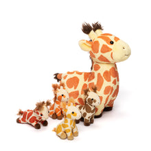 Charger l&#39;image dans la galerie, Giraffe Mommy with 4 Babies Plush Stuffed Animal Set