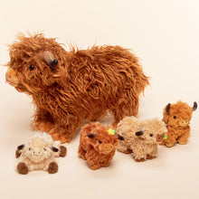 Cargar imagen en el visor de la galería, Scottish Highland Cow Cattle Stuffed Animal with 4 Babies Inside