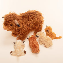 Cargar imagen en el visor de la galería, Scottish Highland Cow Cattle Stuffed Animal with 4 Babies Inside