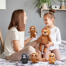 Laden Sie das Bild in den Galerie-Viewer, Sloth Family with 4 Babies Plush Playset Animals Stuffed Gift Set for Toddler