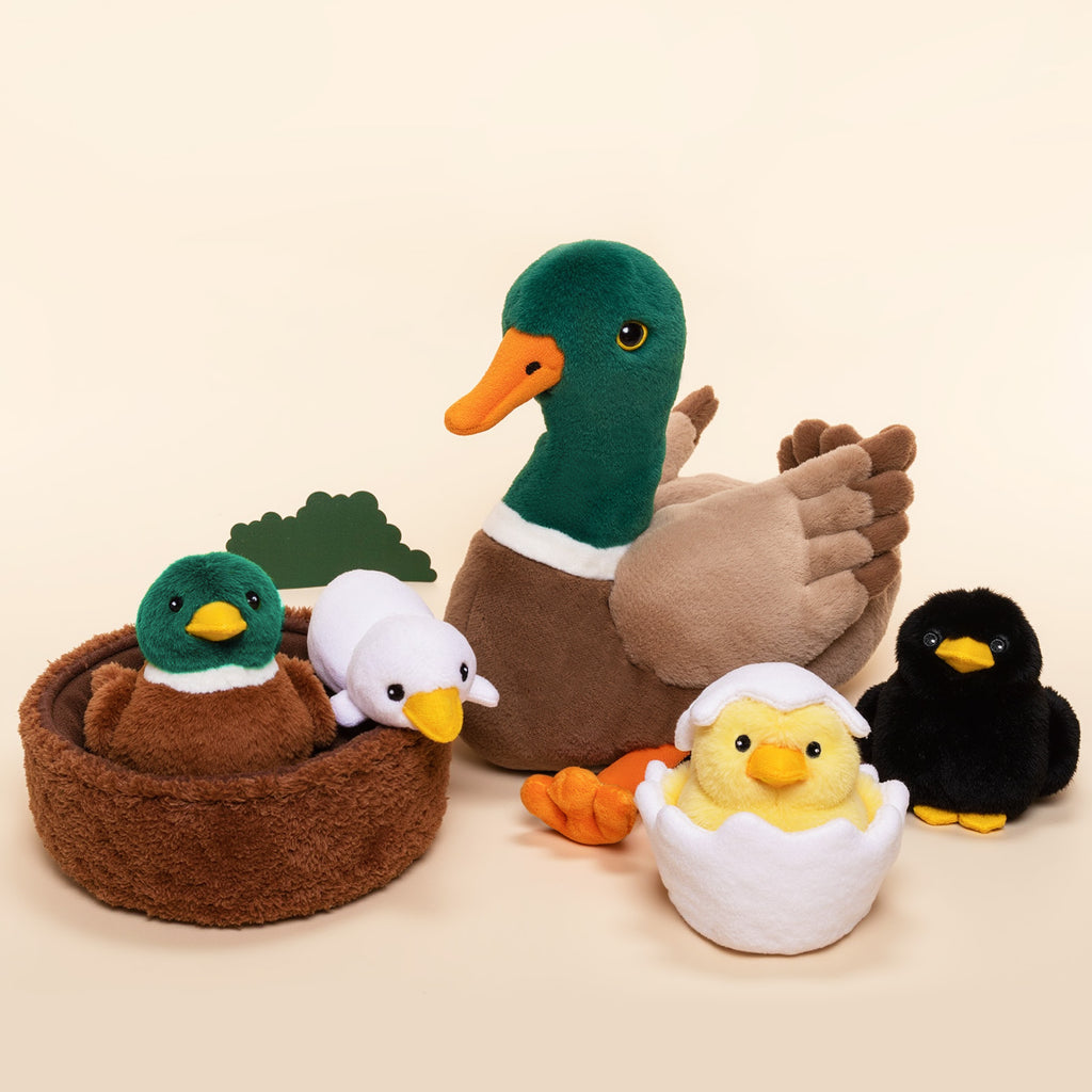 Duck Family, Duck Nest Plush Toy With 4 Little Ducklings Inside