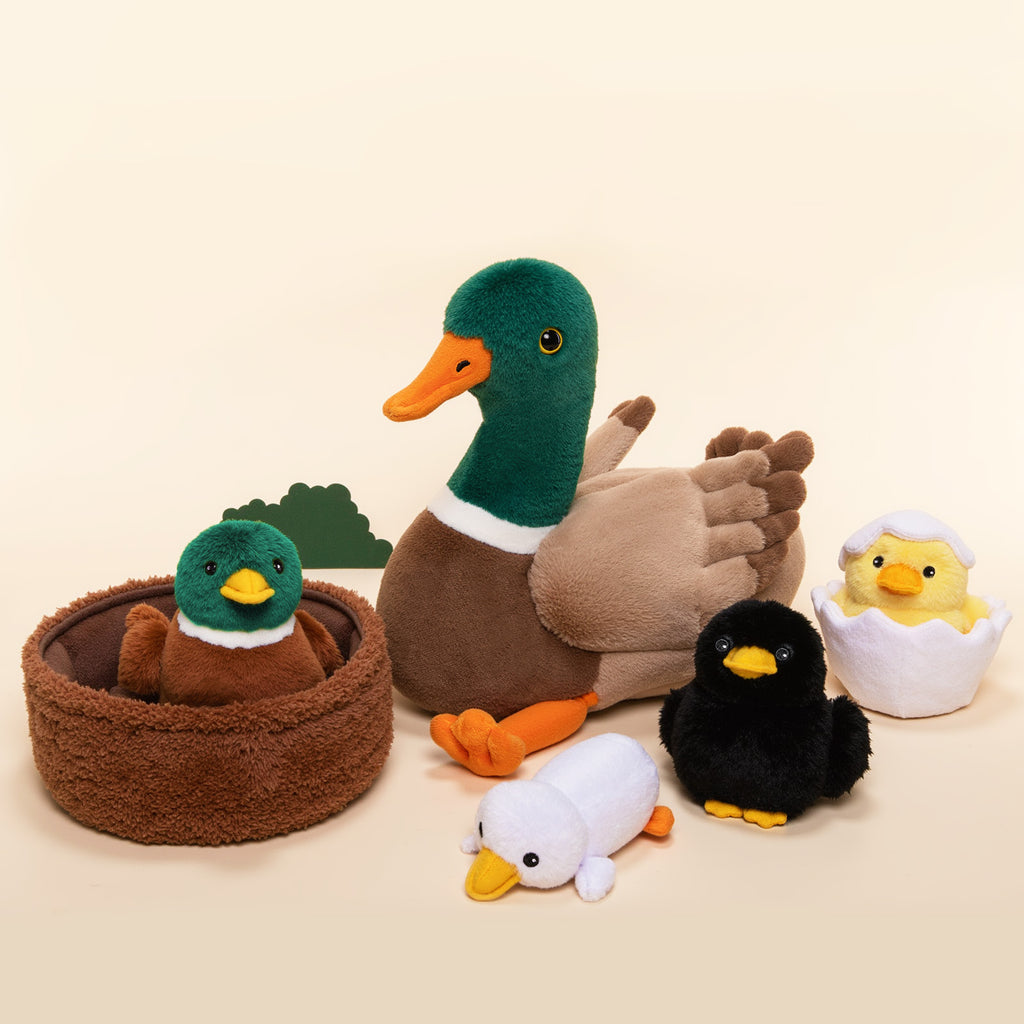 Duck Family, Duck Nest Plush Toy With 4 Little Ducklings Inside